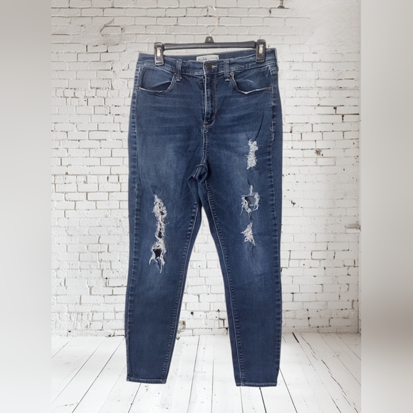 Mudd Denim - Mudd Skinny High Rise Jeggings Size 15 Juniors - Distressed Jeans